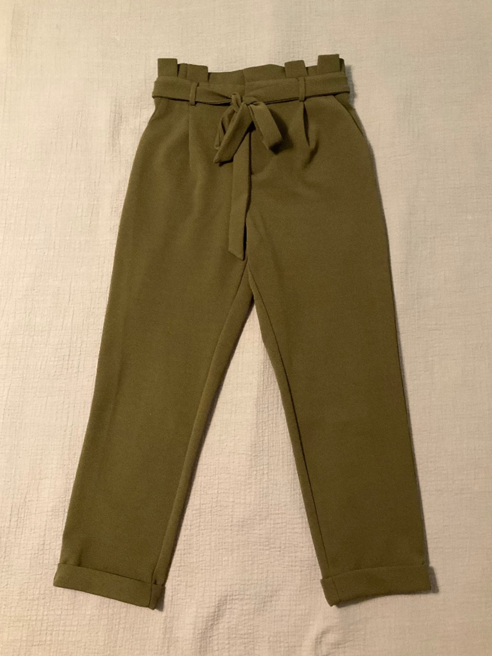No boundries paper bag trouser. Olive green. Size 3-5 (juniors)